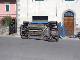 PAUROSA CARAMBOLA IN AUTO a Collodi. Donna trasportata al pronto soccorso