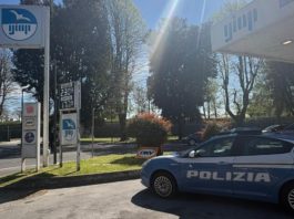 CARBURANTE TROPPO CARO e personale irregolare. Chiuso distributore