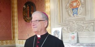 LA FORZA DELLA SPERANZA oltre il male. Il messaggio di auguri del vescovo Fausto Tardelli