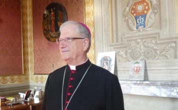 LA FORZA DELLA SPERANZA oltre il male. Il messaggio di auguri del vescovo Fausto Tardelli