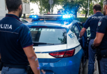 PESCIA, MINACCIA I PASSANTI con una bottiglia di vetro. Arrestato marocchino