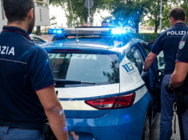 PESCIA, MINACCIA I PASSANTI con una bottiglia di vetro. Arrestato marocchino