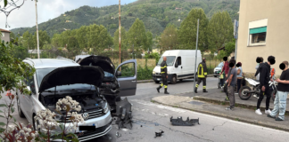 SCONTRO TRA DUE AUTO. Paura in via Galeotti. Un uomo al pronto soccorso