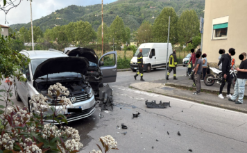 SCONTRO TRA DUE AUTO. Paura in via Galeotti. Un uomo al pronto soccorso