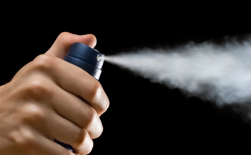 SORPRESI A RUBARE DA CASSONETTO DELLA CARITAS. Due marocchini prendono a botte un uomo