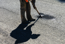 INCIAMPA IN UNA BUCA E CADE. Anziana al pronto soccorso in codice giallo