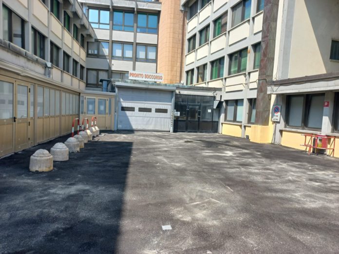 Piazzale PS ospedale