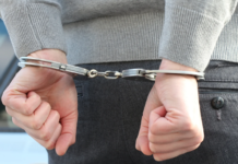 VIOLENZA SESSUALE E RAPINA. Latitante scovato a Bali, tradito dalla Postepay del padre